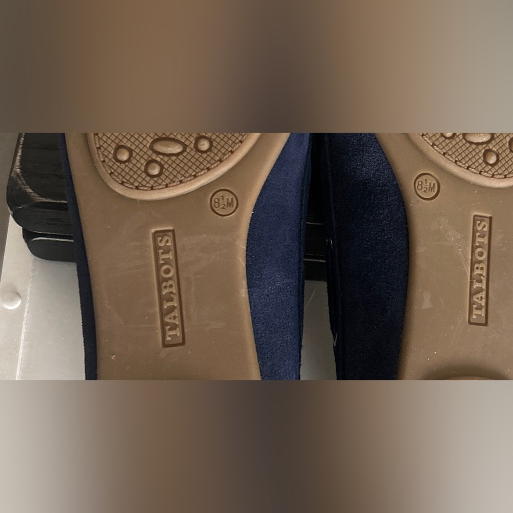 Talbots NWOT Navy Suede Tassel Loafers with Scalloped Trim size 8.5 - Picture 3 of 7